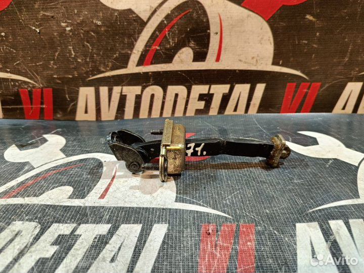 Ограничитель двери передний правый Ford Fiesta 5