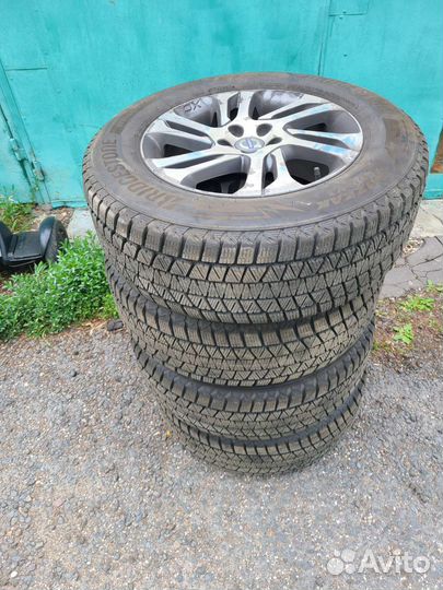 Bridgestone Blizzak DM-V3 235/65 R17 108S