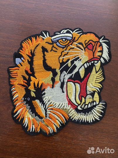 Наклейка нашивка тигр