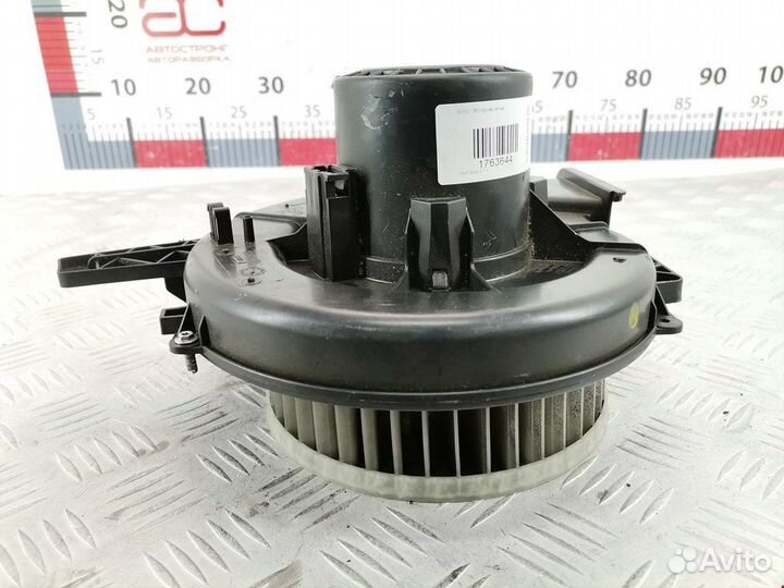 Моторчик печки для Seat Ibiza 3 6Q1820015H