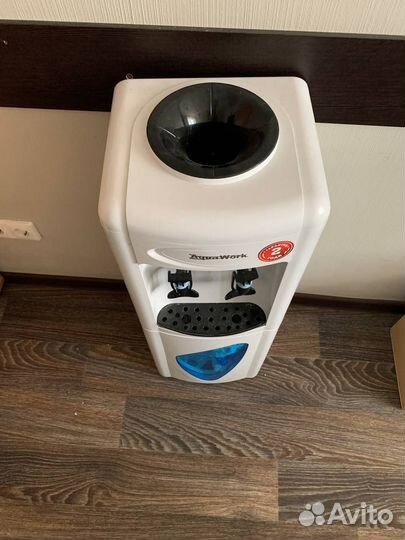 Куллер для воды напольный / AquaWork