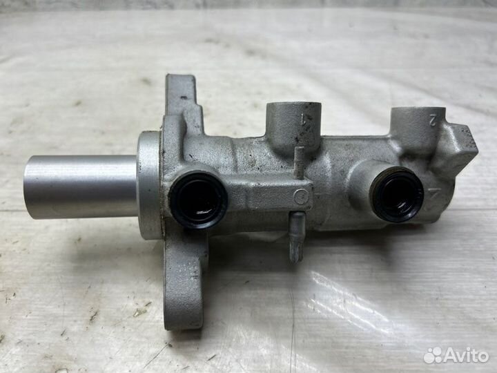 Главный тормозной цилиндр Ford Transit 8