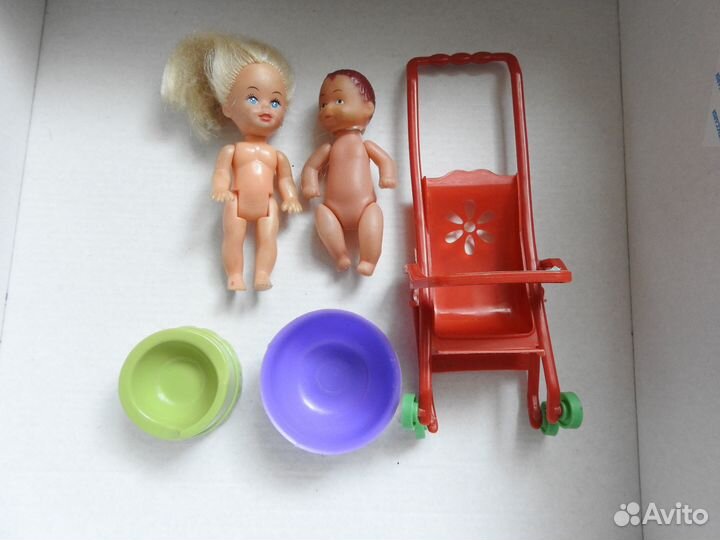 Коляска с пупсом для Барби из нулевых