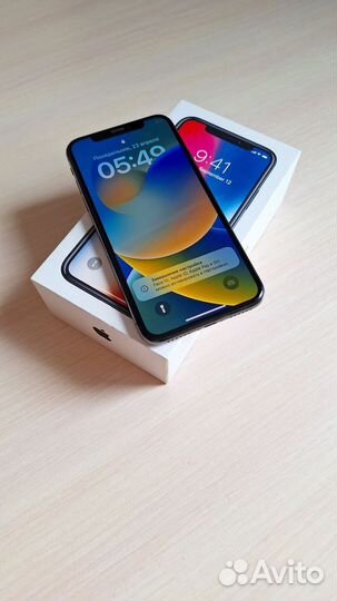 iPhone X, 64 ГБ