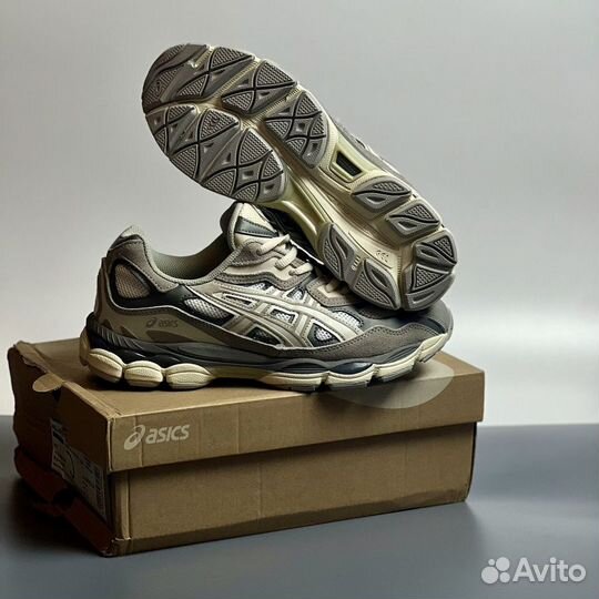 Кроссовки Asics