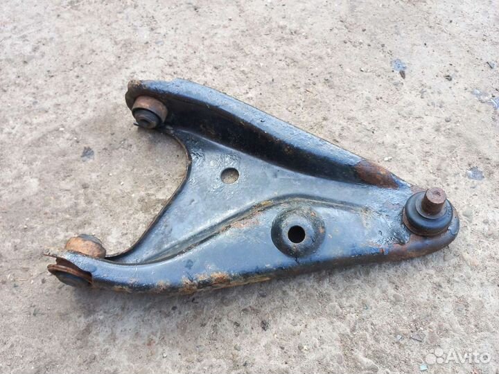 Рено Логан передние рычаги