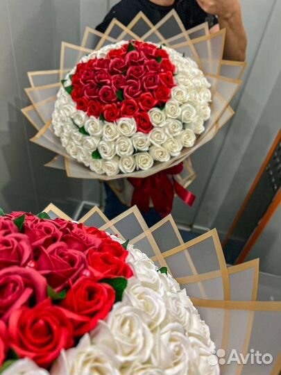 Букеты из 101 розы, 111 роз