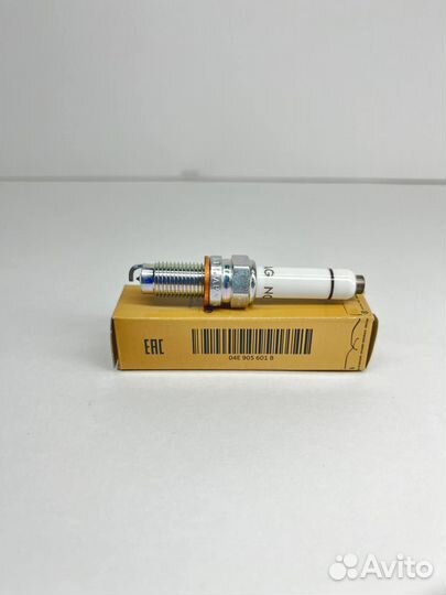 04E905601B Свеча зажигания Longlife NGK