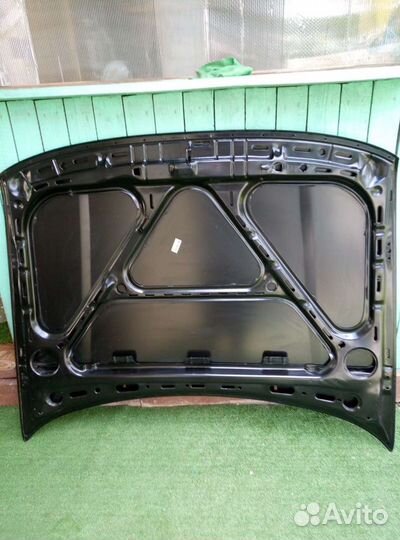 Капот Volkswagen Passat B4