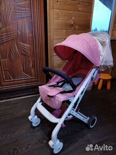 Прогулочная коляска baby yoya