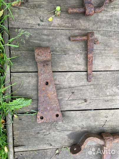 Старинные петли, прочие кованые предметы