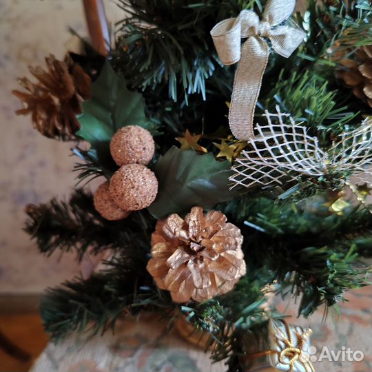 Новогодняя ель зеленая с украшениями, 45 см