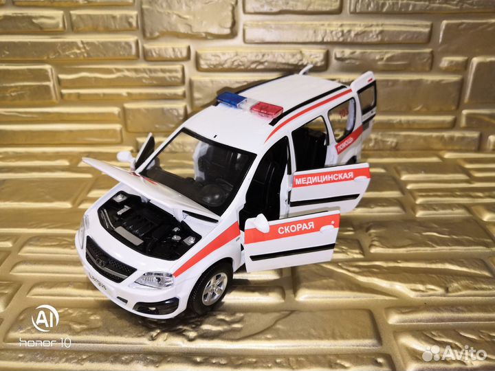 LADA Largus Скорая Помощь 1:24 19 см новая