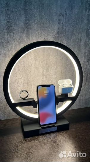 Станция с беспроводной зарядкой