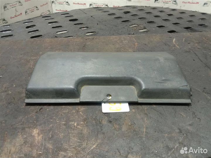 Крышка бардачка Iveco Trakker