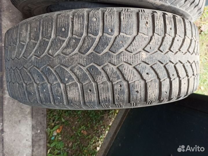 Bridgestone Blizzak 6 215/60 R17 100