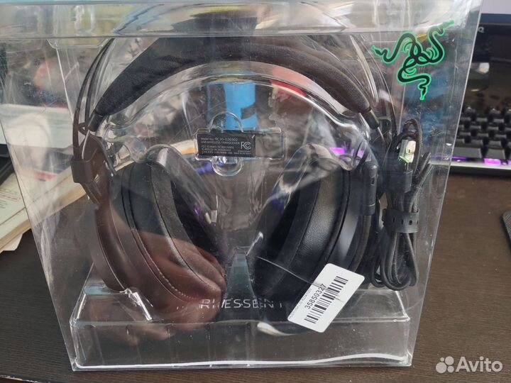 Беспроводные наушники Razer Nari Essential