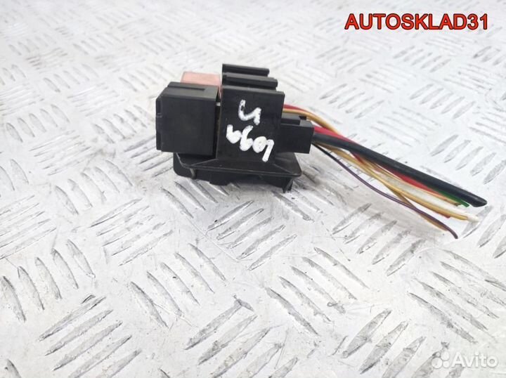 Реле Renault Logan 8200333352