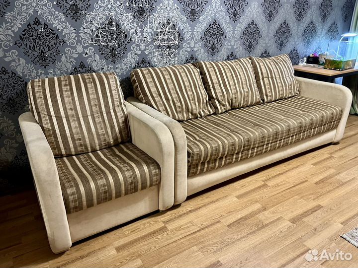 Диван с креслом