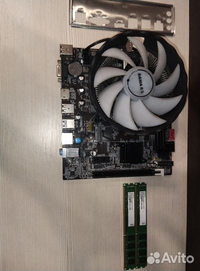 Материнская плата с процессором