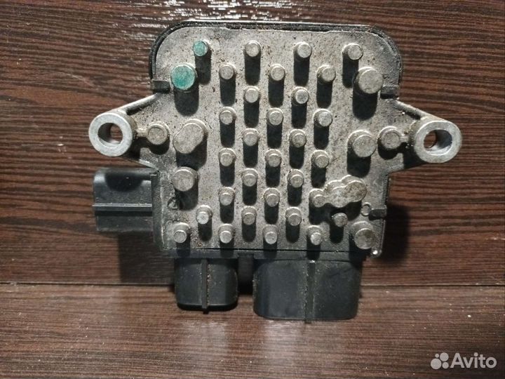 Блок управления вентилятором Mitsubishi Lancer IX