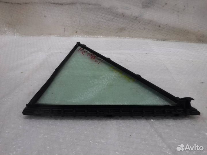 Форточка задней правой двери