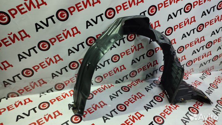 Подкрылок передний левый Toyota Ipsum ACM21 2AZ