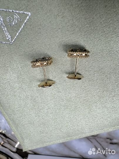 Серьги пусеты Messika золотые с ониксом