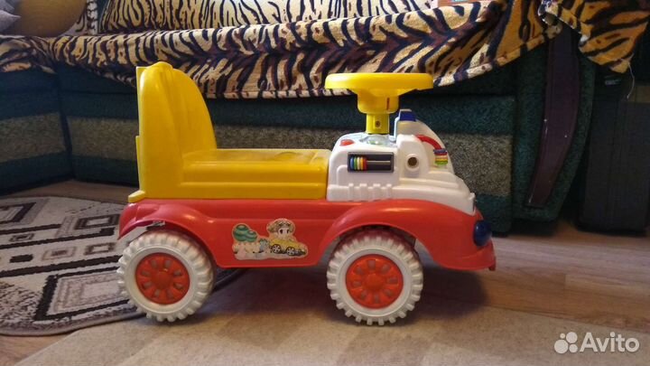 Каталка машинка (1,5 - 3,5 года) 
