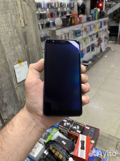 Samsung Galaxy A7 (2018), 4/64 ГБ