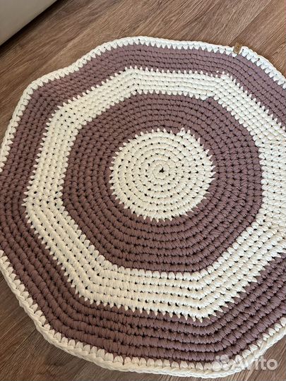 Коврик вязанный