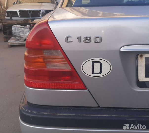 Западная Фонарь мерседес w 202