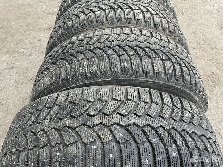 Bridgestone Blizzak Spike-01 235/65 R17