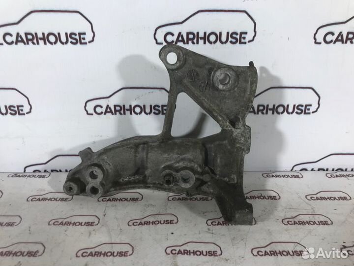 Кронштейн генератора Ford Focus 2 1.6 TDI 2010