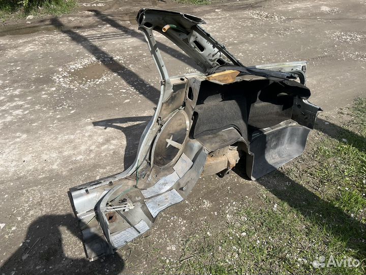 Заднее правое крыло Audi 100 c4