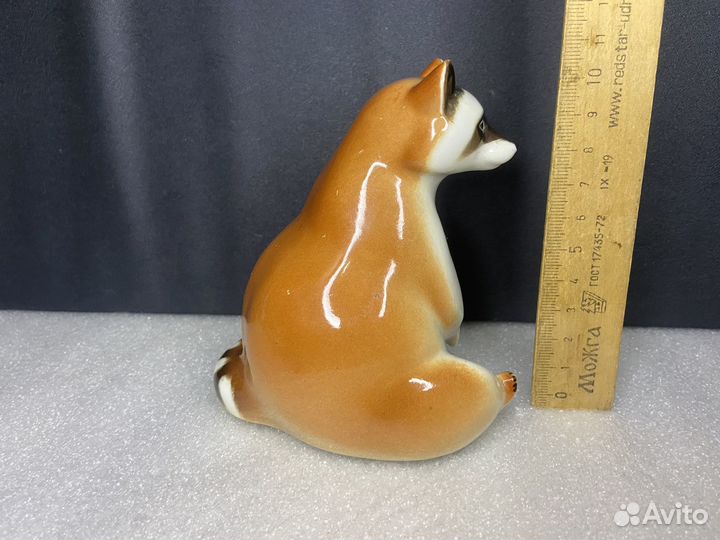 Фарфоровая статуэтка Енот лфз