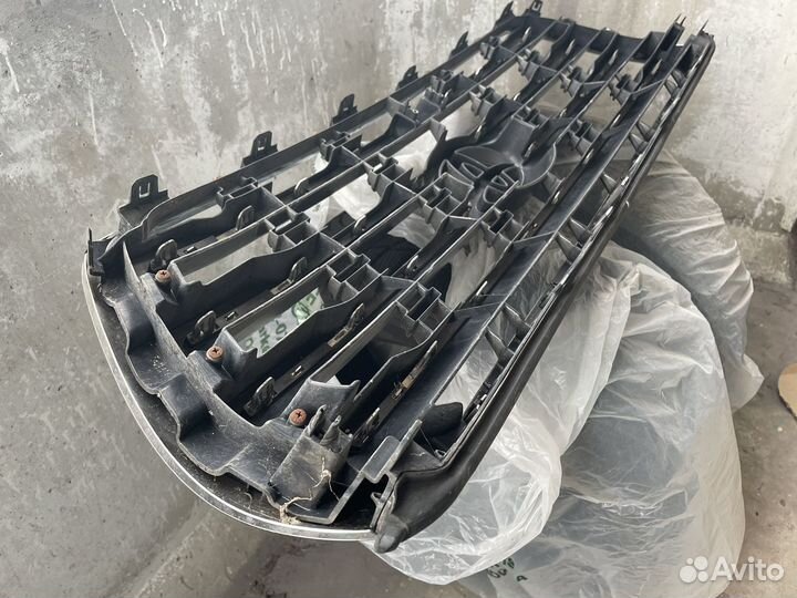 Решетка радиатора toyota land cruiser 200