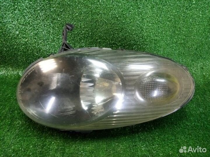 Фара передняя правая Nissan Micra K12 CR12DE 2008