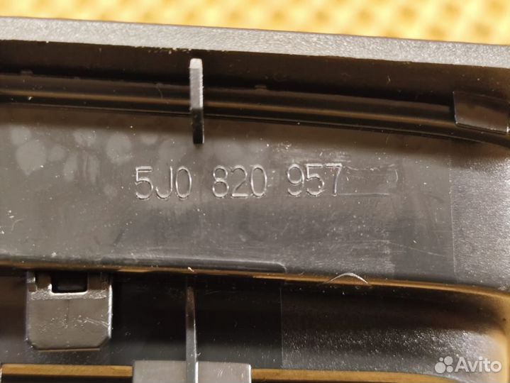 Дефлектор обдува салона Skoda Fabia 2 2012