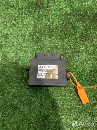 Блок управления стояночным тормозом Audi A4