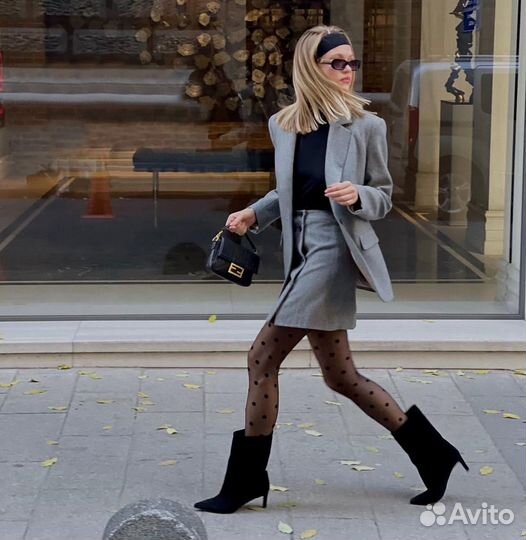 Костюм женский из шерсти