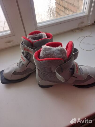 Лыжные ботинки