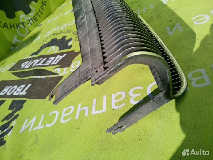 Решетка радиатора Chrysler Lhs 3.5 1993