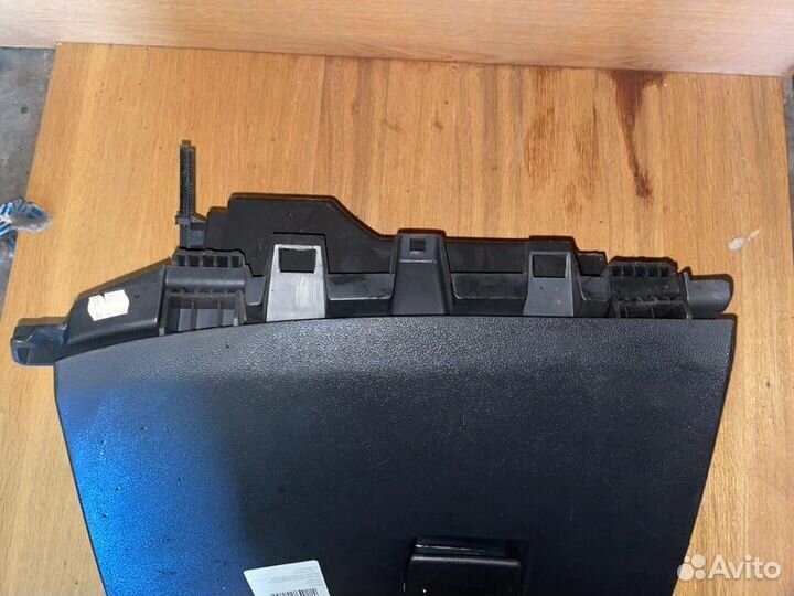 Бардачок Opel Astra J A16XER 2011