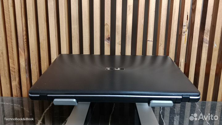 Игровой ноутбук Asus X550C на Core I7