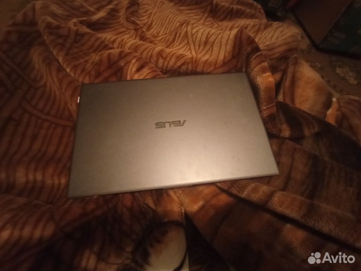 Asus laptop x512