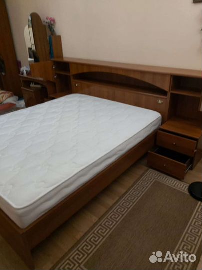 Двухспальная кровать