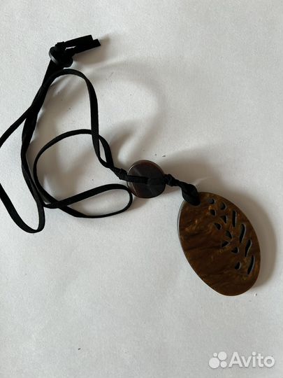 Украшение на шею