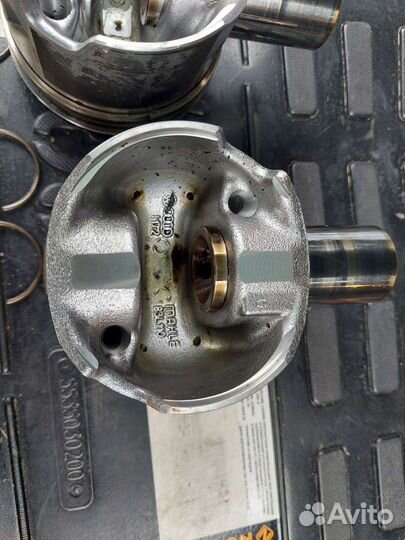 Поршень оригинальный в сборе на Фольксваген Туарег