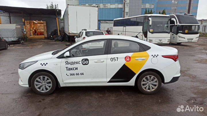 Брендирование такси. Оклейка транспорта